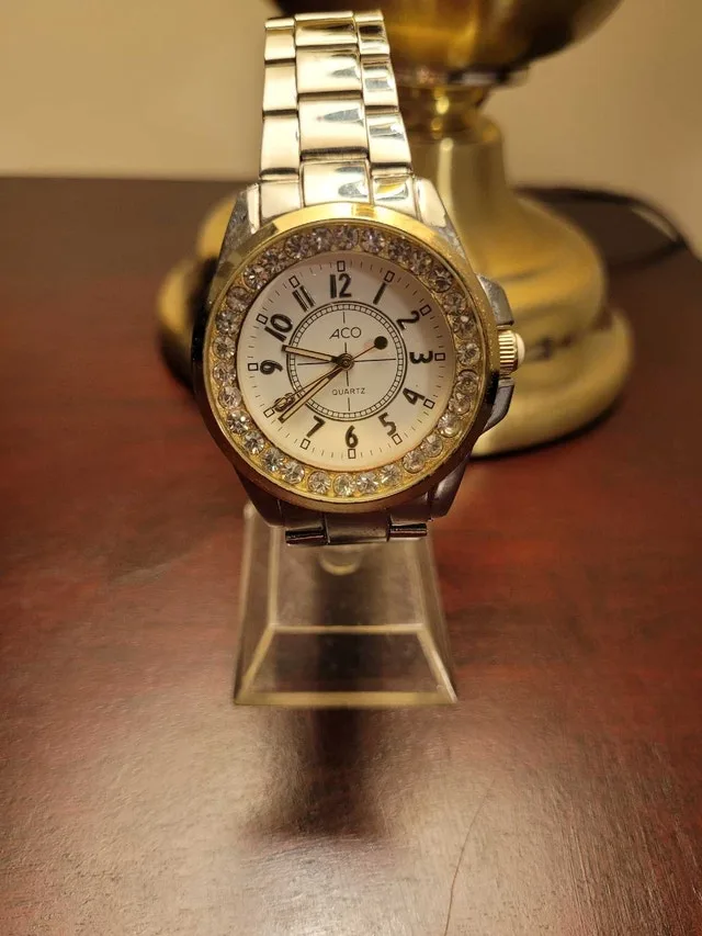 Aco Quartz Women's Watch