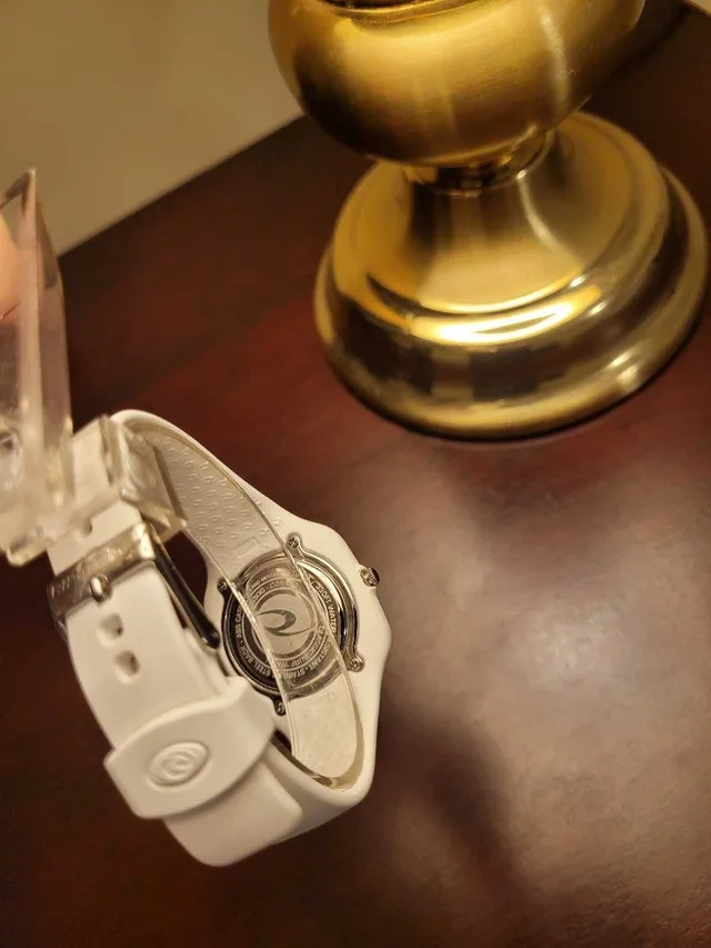 Rare Brand New White Rip Curl Women's Waterproof Surf Watch image indicator(5)