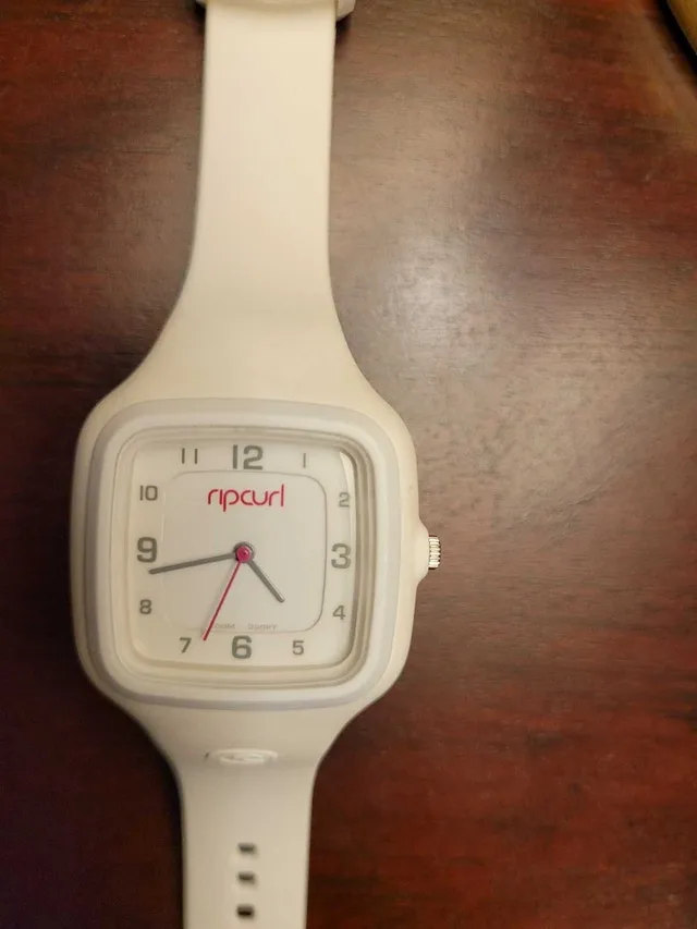 Rare Brand New White Rip Curl Women's Waterproof Surf Watch image indicator(8)