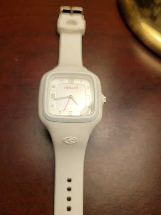 Rare Brand New White Rip Curl Women's Waterproof Surf Watch image indicator(9)