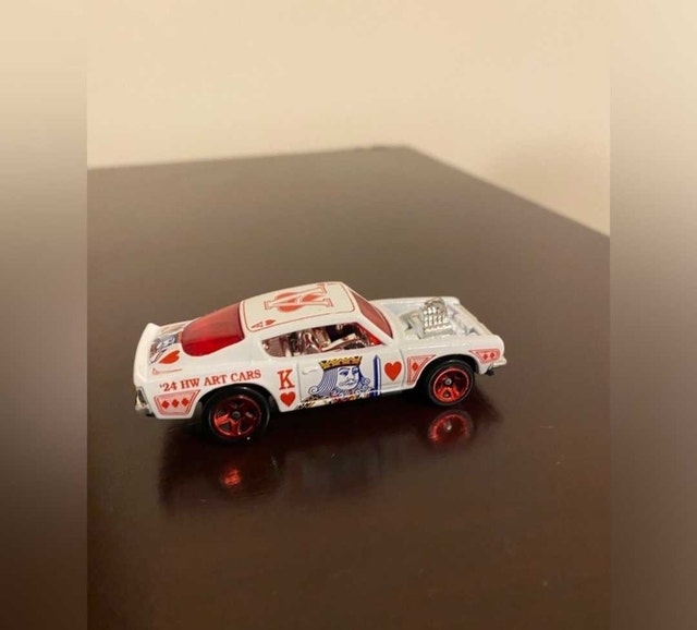 White 1969 Mattel Plymouth Barracuda Hot Wheels - photo 2