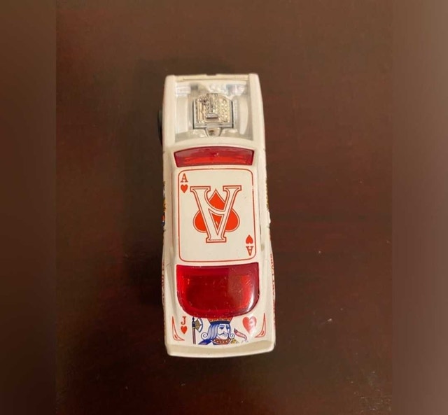 White 1969 Mattel Plymouth Barracuda Hot Wheels - photo 3