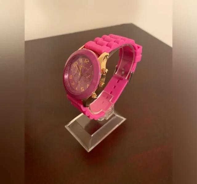 Women's Geneva Pink Silicone Watch image indicator(2)