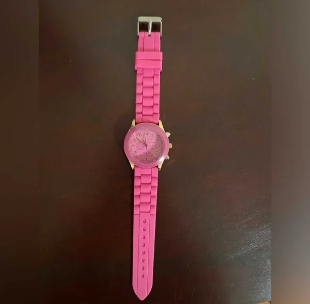 Women's Geneva Pink Silicone Watch image indicator(4)