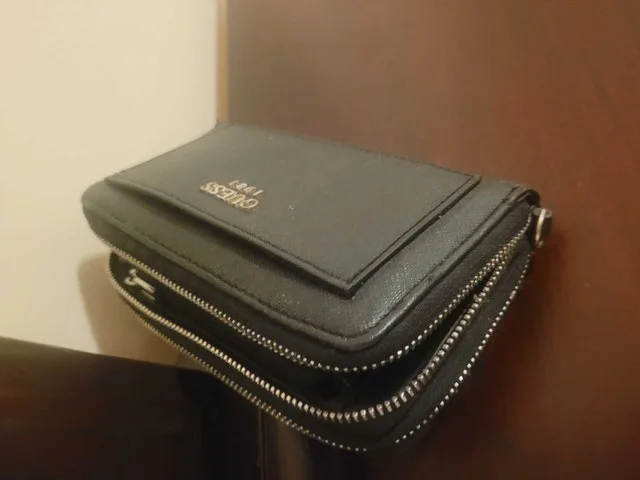 Women's Black Guess 1981 Zip Up Wallet image indicator(5)