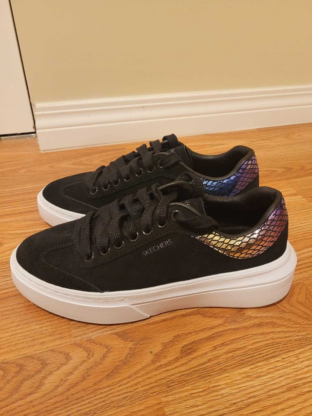 New Women's Skechers Cordova Classic Mirrored athletic shoes