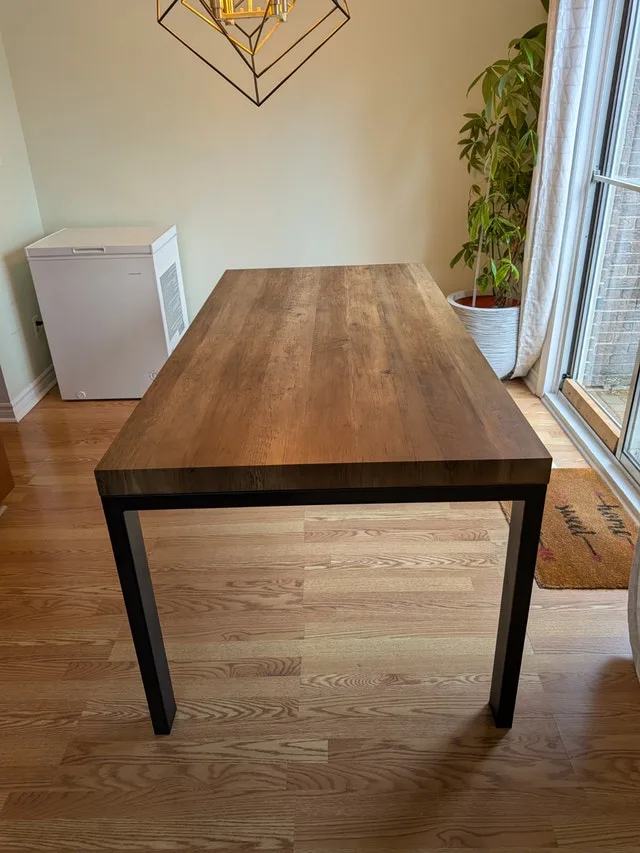 Dining kitchen table