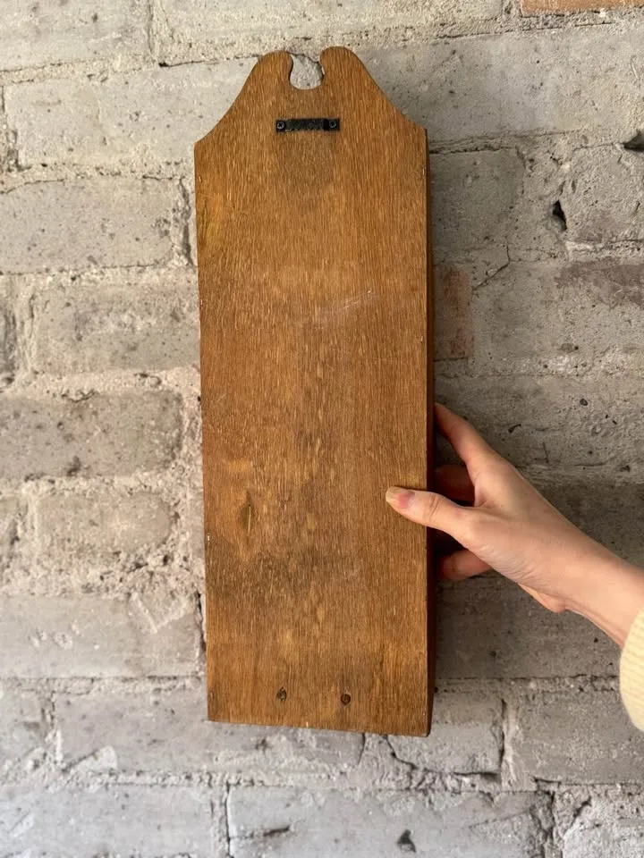 Vintage Wooden 3-Tier Wall Shelf with Key Pegs image indicator(6)