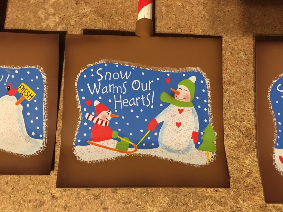 LOT OF 3 MINI SNOW SHOVELS SNOWMAN CHRISTMAS 12" WALL DECOR - photo 3