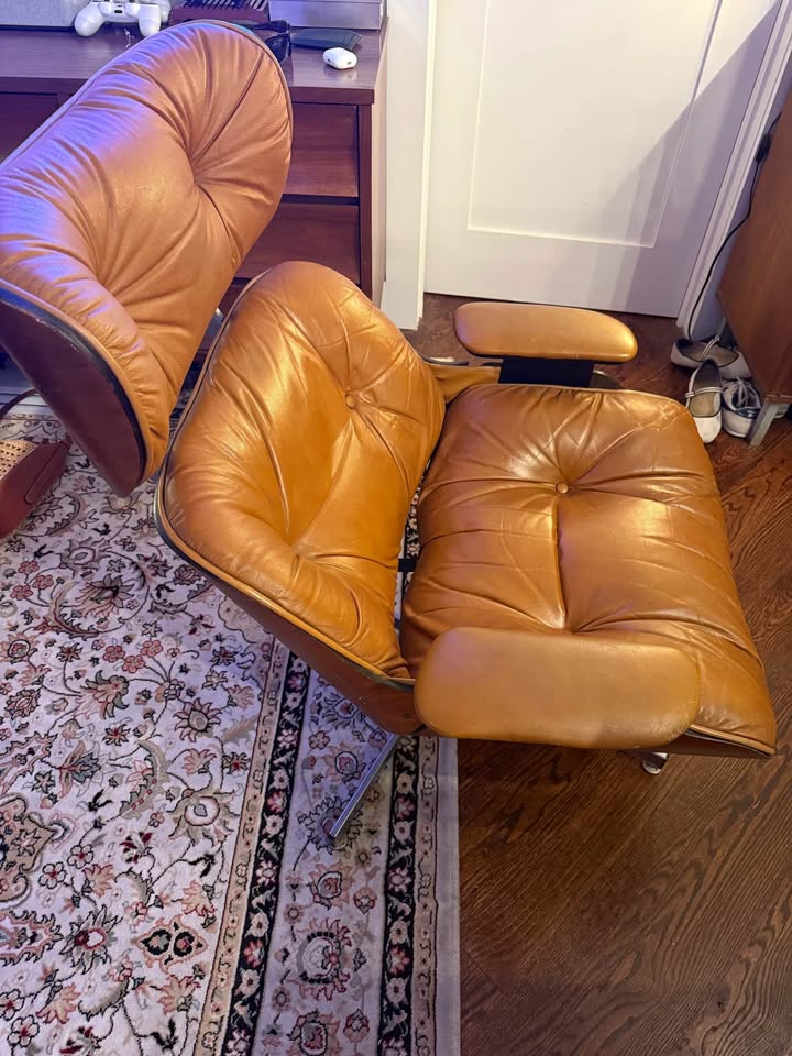 Vintage MCM Lounge Chair - Tan Leather & Walnut - photo 3