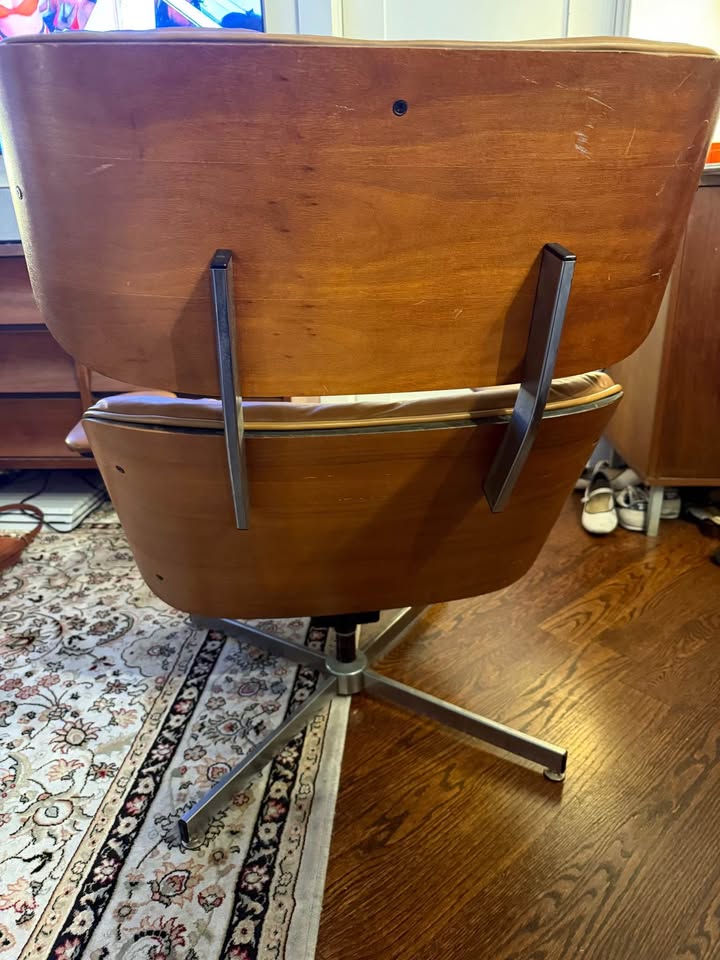 Vintage MCM Lounge Chair - Tan Leather & Walnut - photo 4