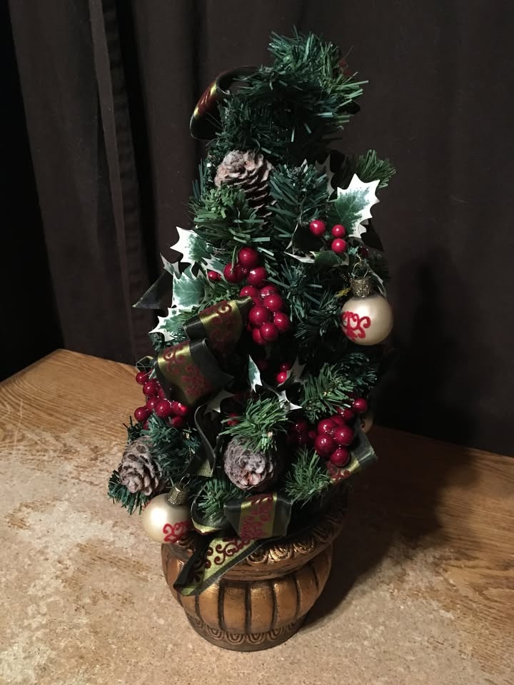WATERFORD HOLIDAY HEIRLOOMS TABLETOP CHRISTMAS TREE 16" - photo 4