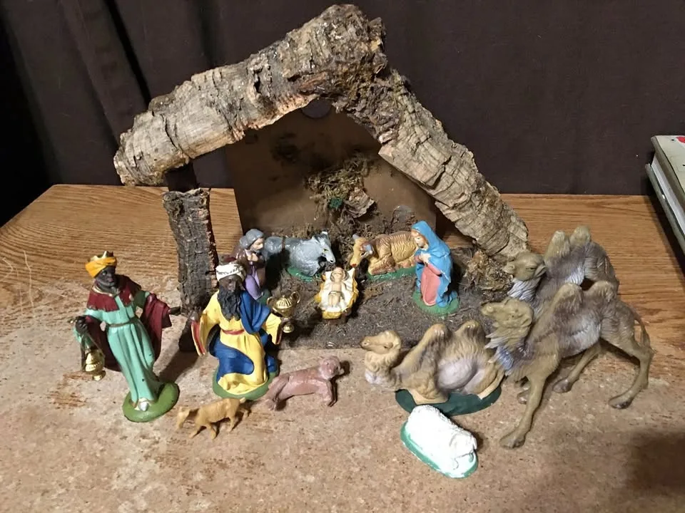VINTAGE NATIVITY SCENE STABLE MARY JOSEPH CAMEL COW WISE MEN ITA
