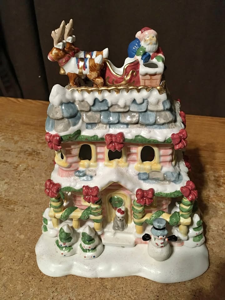 2002 AVON CHRISTMAS LUMINOUS TREASURE