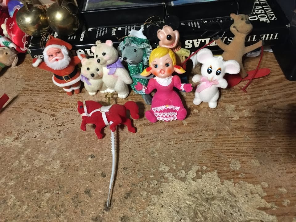 HUGE LOT OF 111 VINTAGE CHRISTMAS ORNAMENTS FLOCKED WOOD METAL A - photo 3