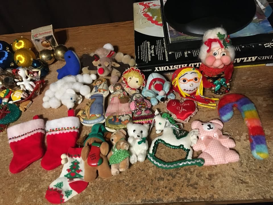 HUGE LOT OF 111 VINTAGE CHRISTMAS ORNAMENTS FLOCKED WOOD METAL A - photo 5
