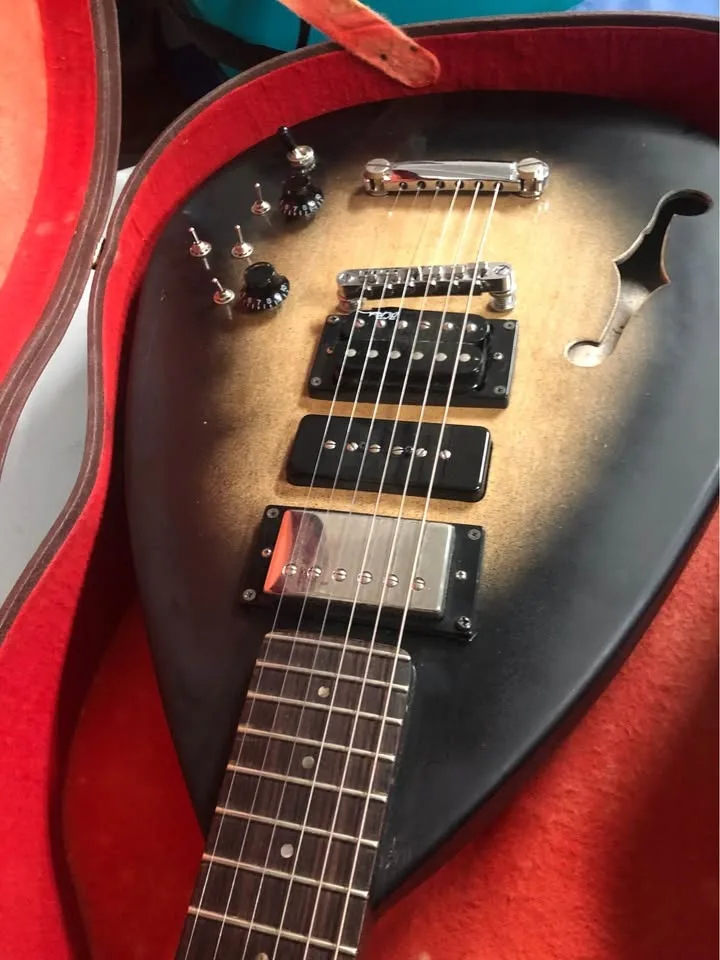 One of a kind Electric Guitar image indicator(2)