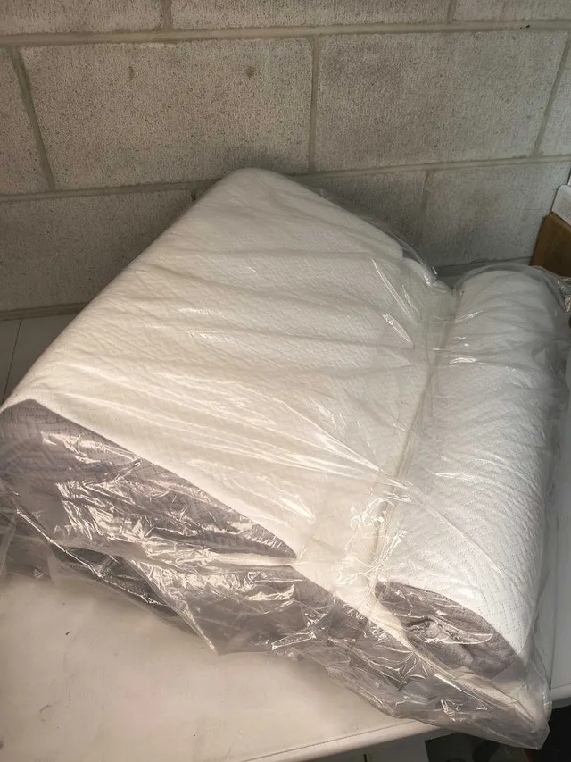 Bed Wedge Pillow Set – Adjustable Memory Foam 10-in-1 System image indicator(2)