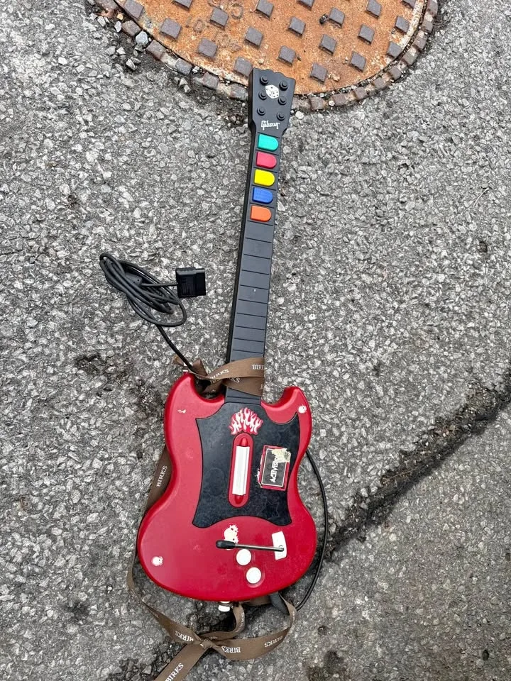 Guitar Hero Gibson SG Red Octane Wired PS2