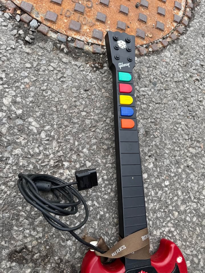 Guitar Hero Gibson SG Red Octane Wired PS2 - photo 2