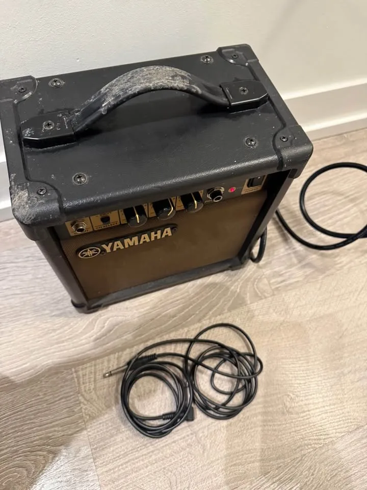 Yamaha GA-10 Guitar Amplifier 10W 120V 60Hz image indicator(2)