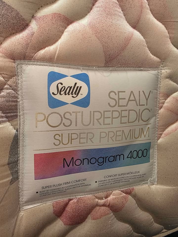 Queen Sealy Posturepedic Mattress - photo 2