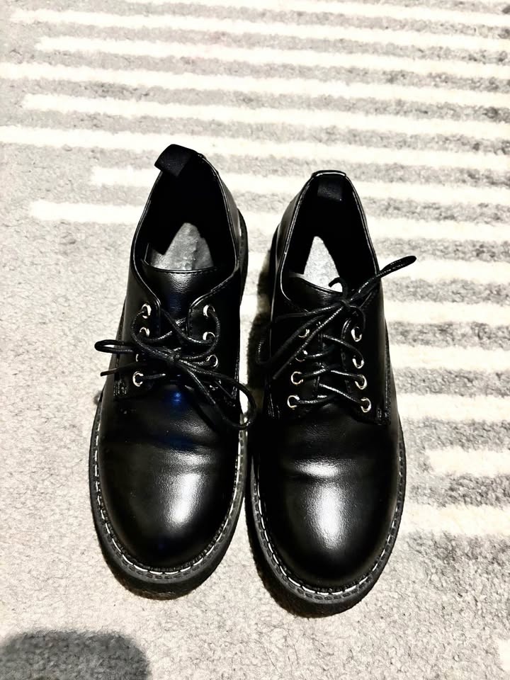 Women’s shoes