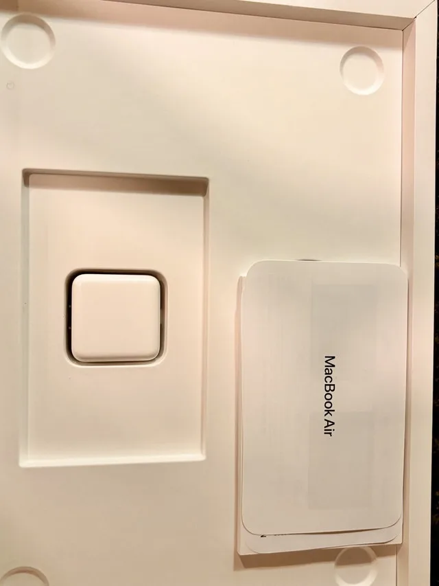 15-inch Apple MacBook Air (M4, 16GB RAM, 256GB SSD)