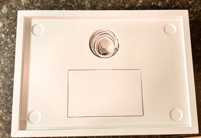 15-inch Apple MacBook Air (M4, 16GB RAM, 256GB SSD) - photo 2