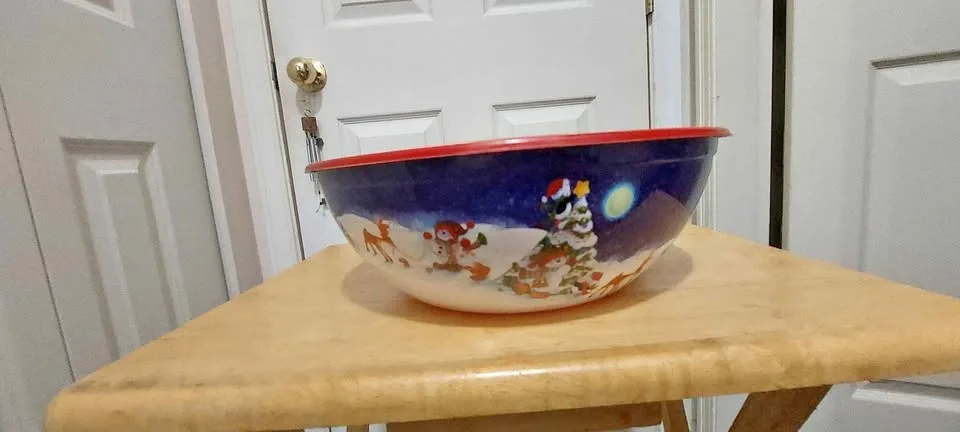 Christmas serving bowl