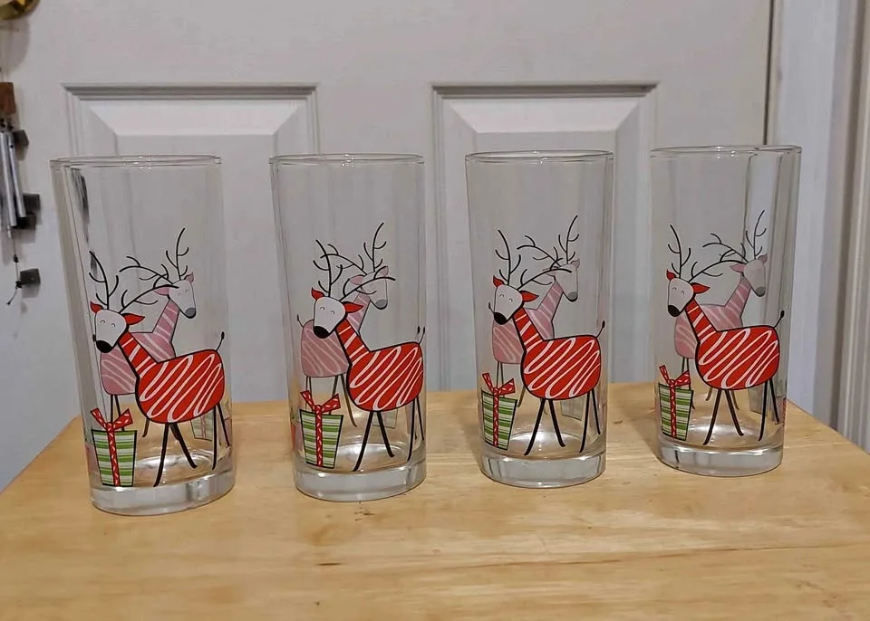 Christmas glassware, set of 4 glasses