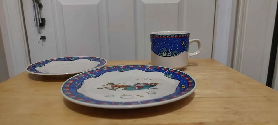 Santa's Milk and Cookies Set image indicator(3)