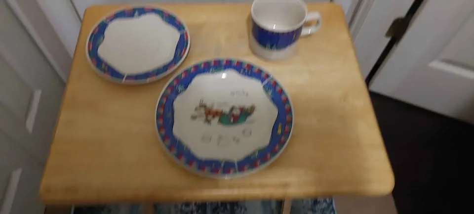 Santa's Milk and Cookies Set image indicator(4)