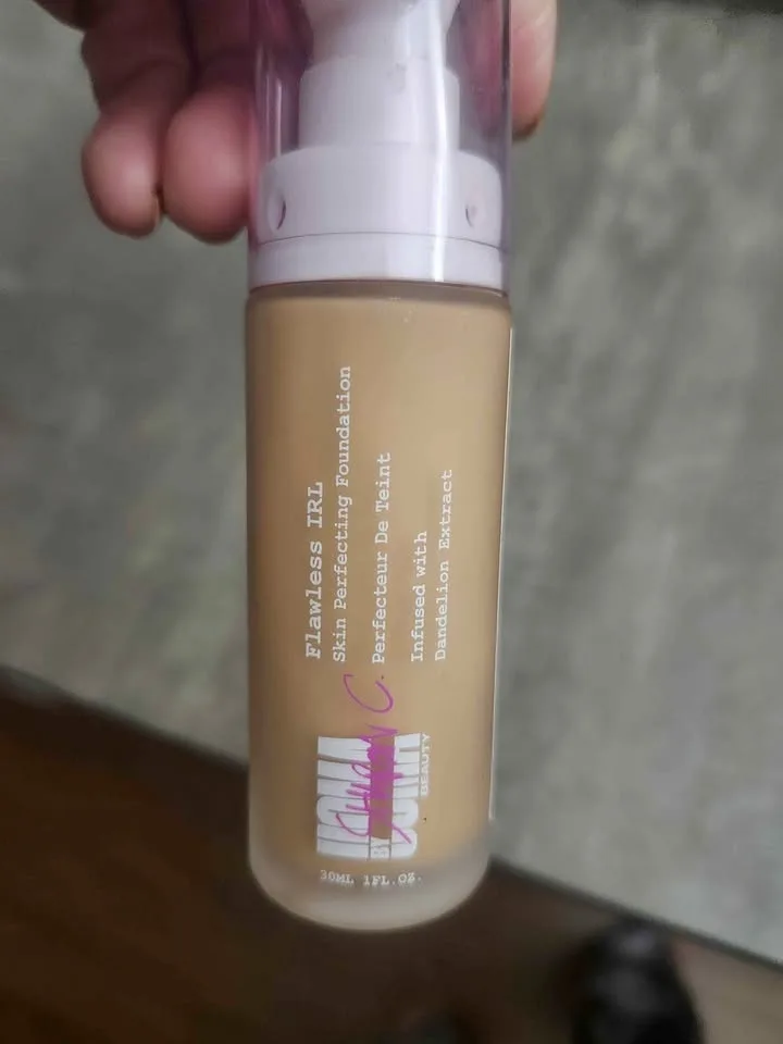 Free foundation and concealer and few other accessories