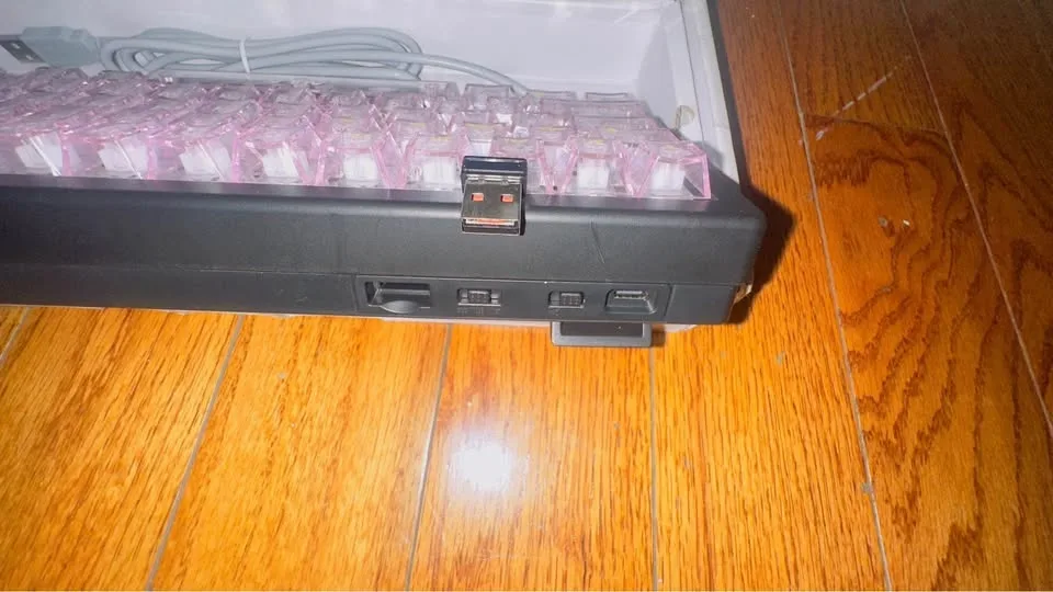 AULA Compact Mechanical Keyboard with Transparent RGB image indicator(7)