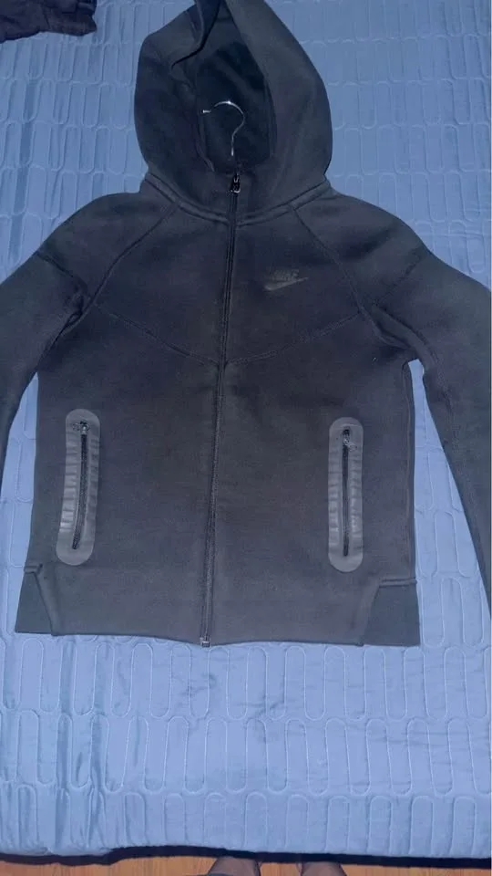 Nike tech size small kids◼️ image indicator(3)