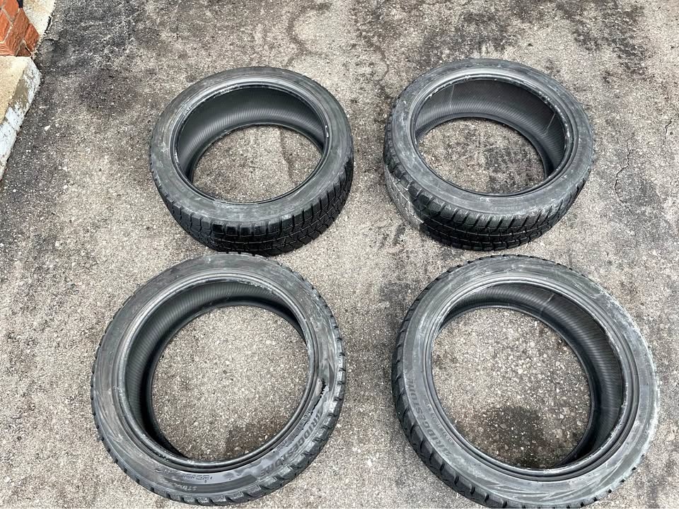 Bridgestone Blizzak WS80 245/40/18