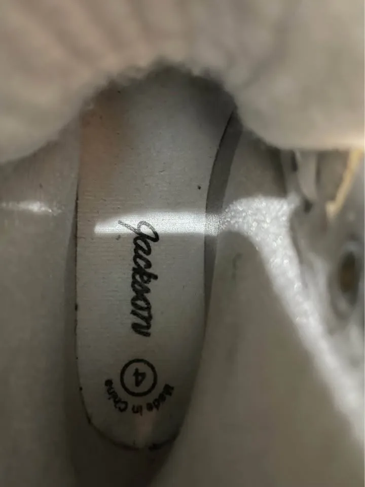 Skates size Y4 image indicator(4)