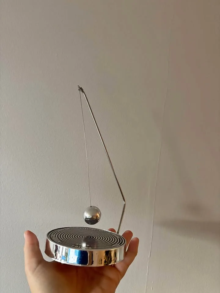 NEW Magnetic Decision Maker Pendulum