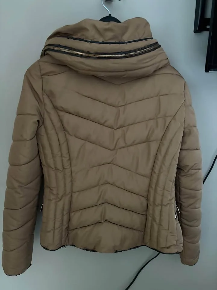 LIKE NEW Aritzia Fall jacket image indicator(2)