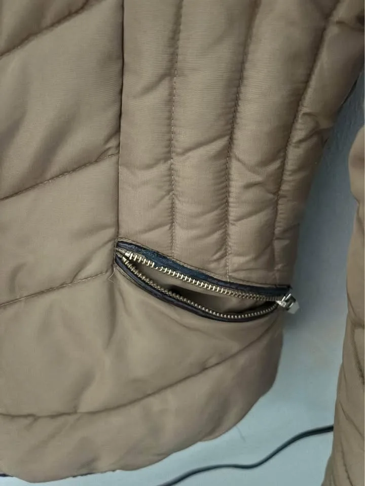 LIKE NEW Aritzia Fall jacket image indicator(4)