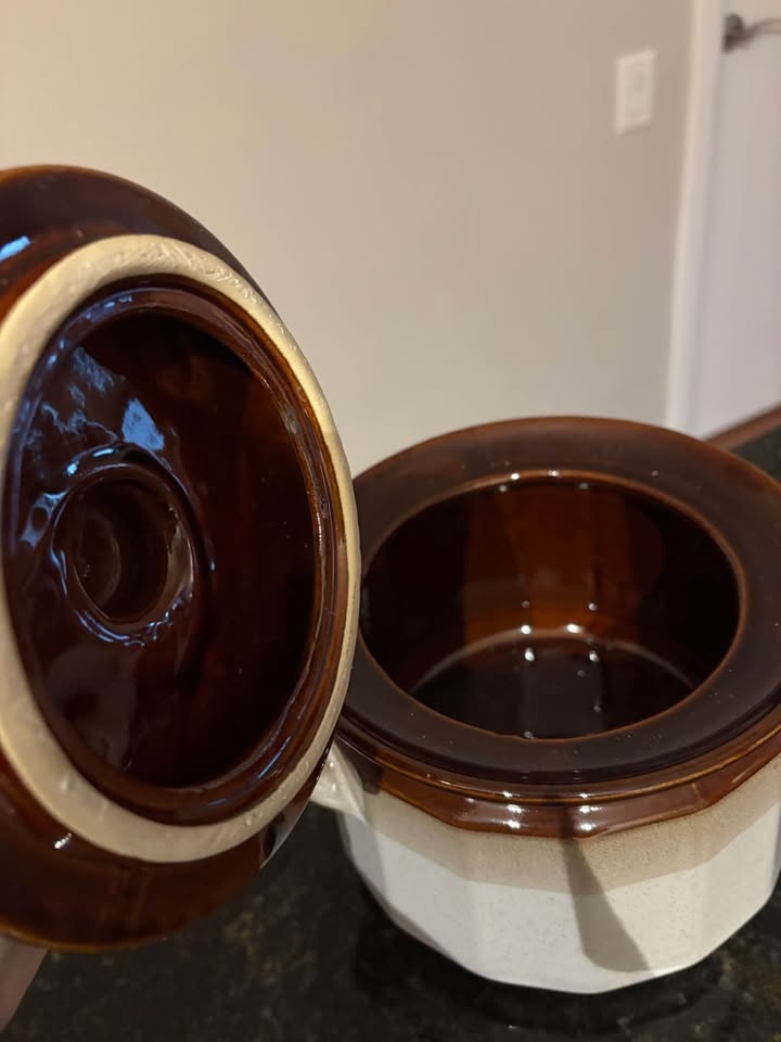 BRAND NEW ceramic crock pot - photo 2