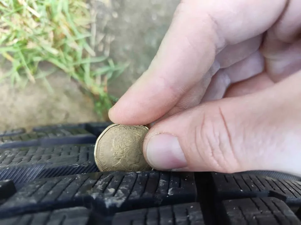 235/70-16 Yokohama ice guard winter tires on steel rims image indicator(2)