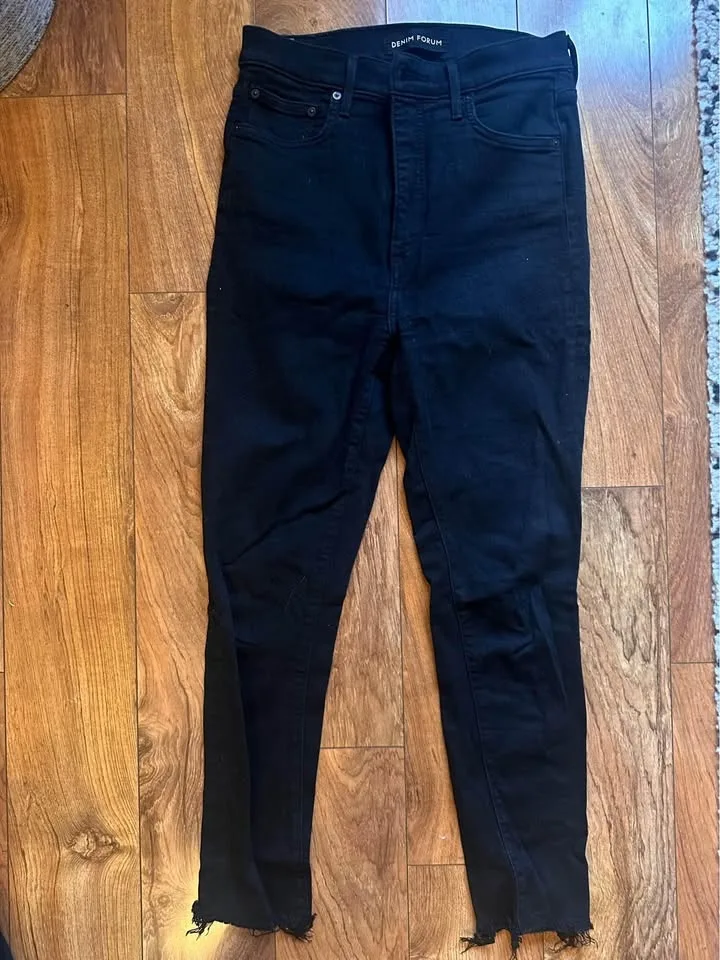 Denim Forum - The Lola High Rise Skinny Crop