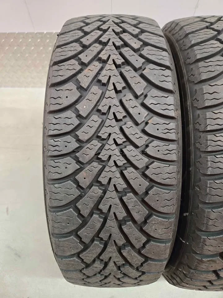 Goodyear Nordic Winter Tires- 205/55R16 image indicator(2)