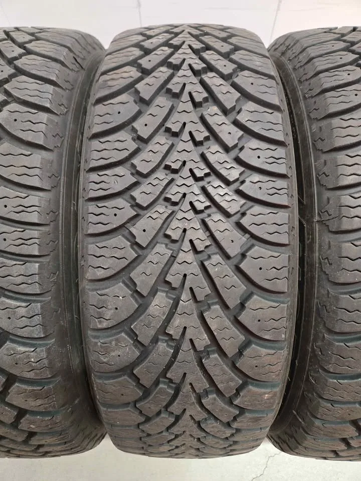 Goodyear Nordic Winter Tires- 205/55R16 image indicator(4)
