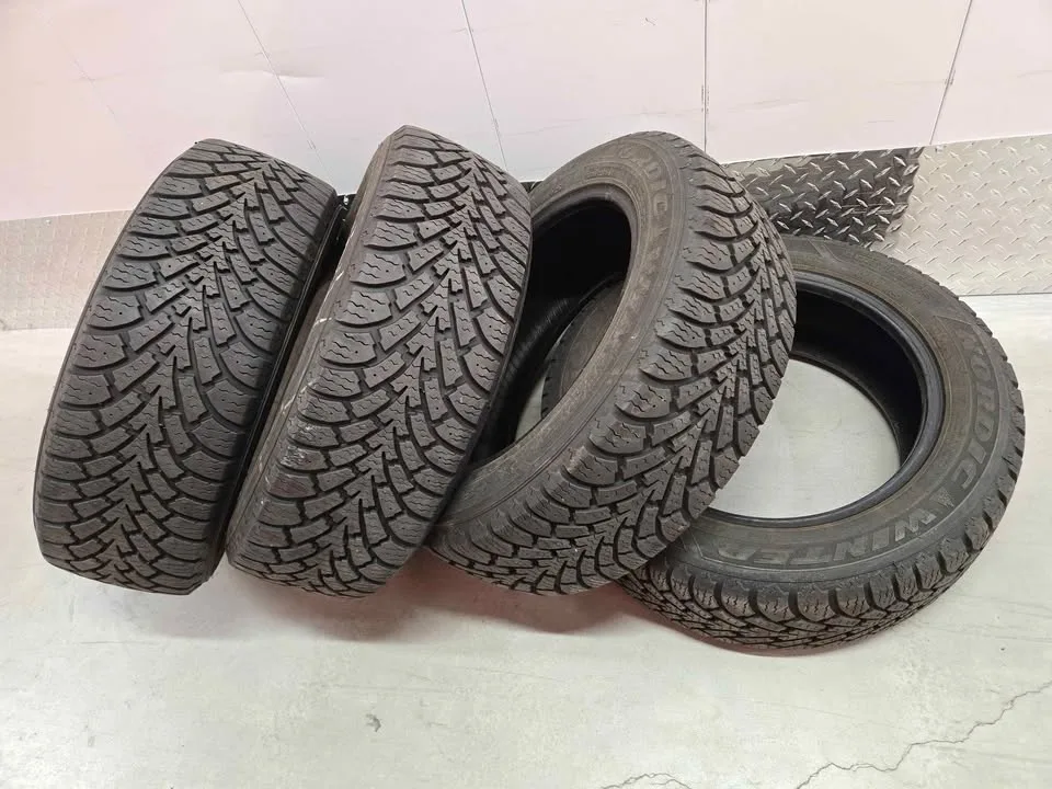 Goodyear Nordic Winter Tires- 205/55R16 image indicator(6)