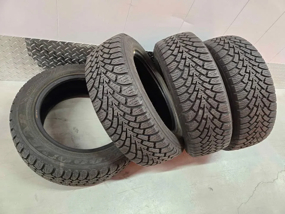 Goodyear Nordic Winter Tires- 205/55R16 image indicator(7)