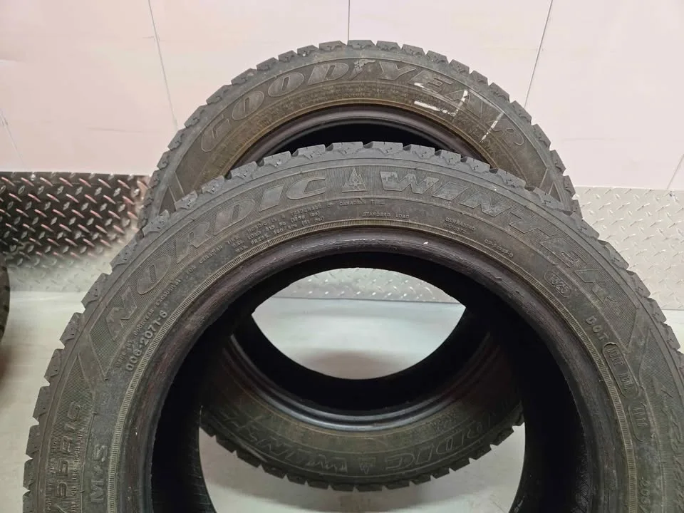 Goodyear Nordic Winter Tires- 205/55R16 image indicator(8)