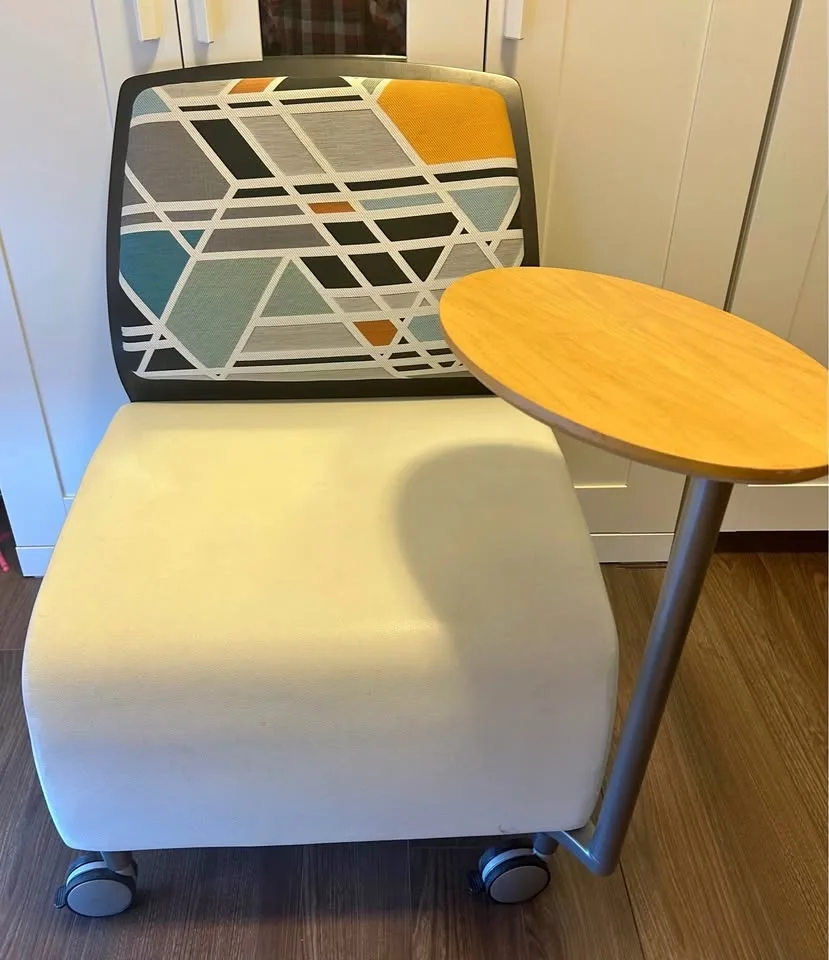 Lounge chair with side table